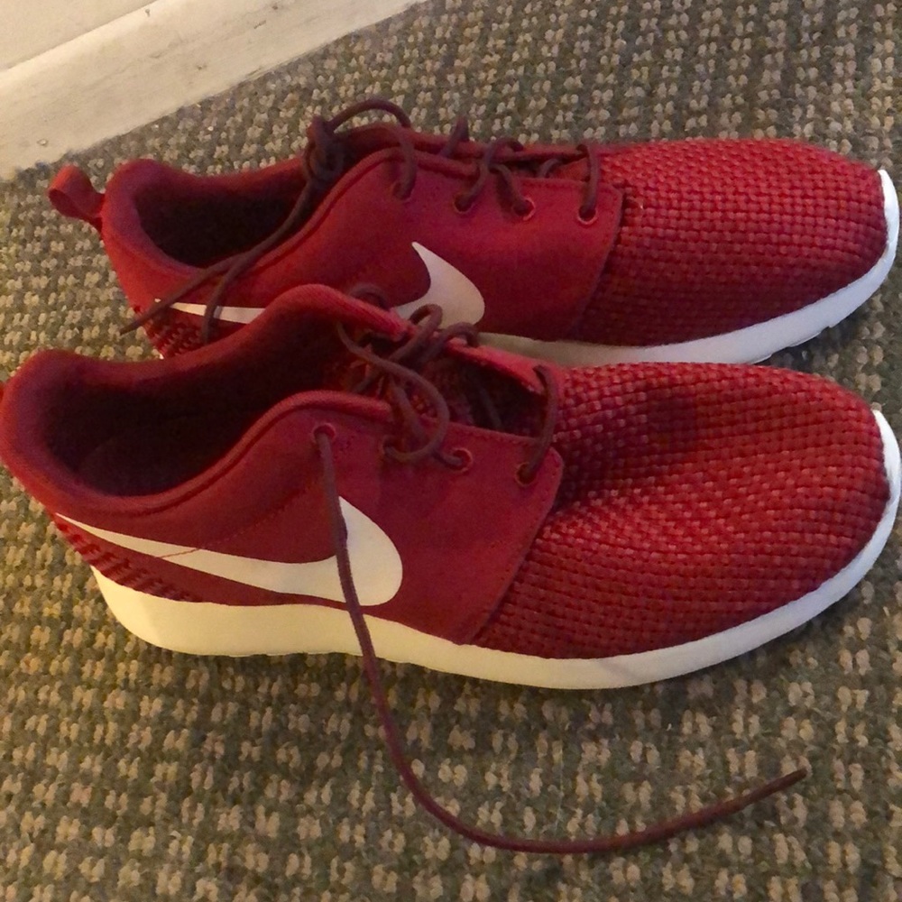 Red Knit Nike Roshes NEVER WORN